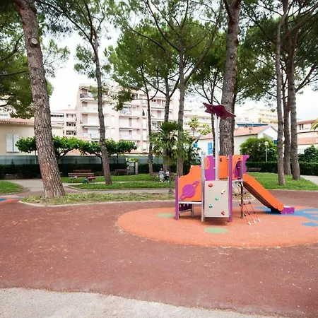 Les Nereids Beach Apartamento *